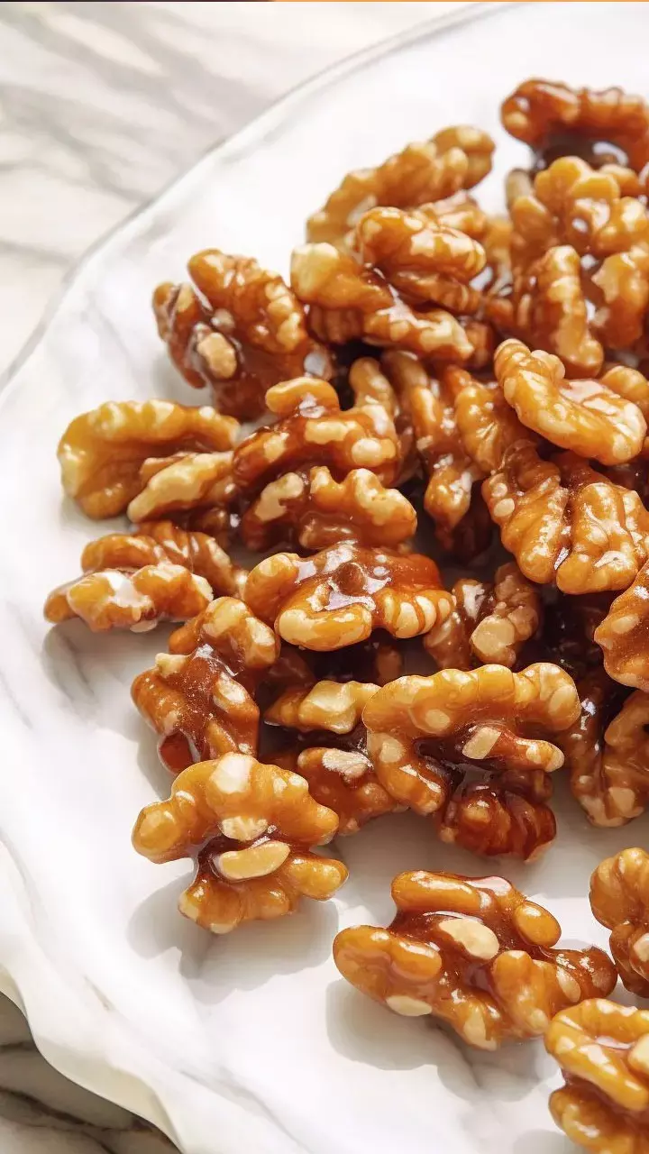 Walnuts For Fatty Liver: फैटी लिवर में अखरोट खाने से क्या फायदा होता है?