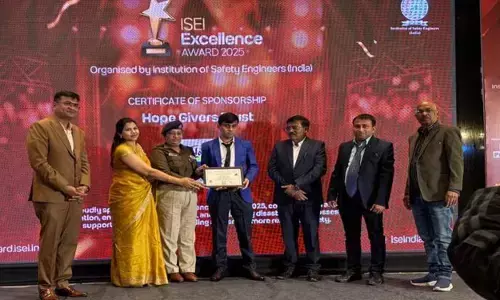 Durg News: ISEI द्वारा रायपुर में आयोजित कार्यक्रम में दुर्ग पुलिस को यातायात क्षेत्र में उत्कृष्ट कार्य के लिए किया गया सम्मानित...