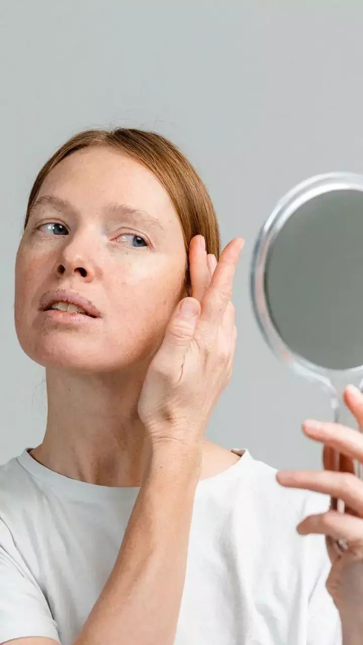 Nakhun Par Safed Daag Ka Matlab: नाखून पर सफेद निशान क्यों होता है?