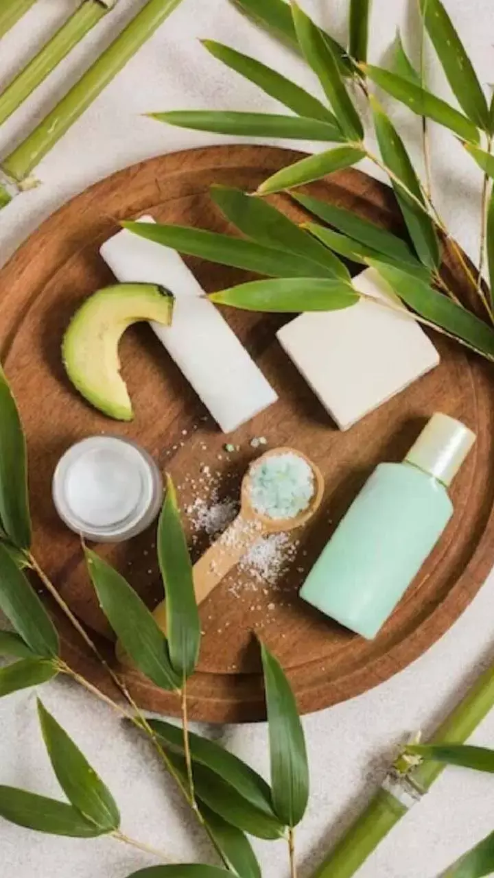 Skin Whitening Ke Liye Kya Khaye: 15 दिनों में चमकदार होगी त्वचा, बस रोज खाएं ये चीजें...