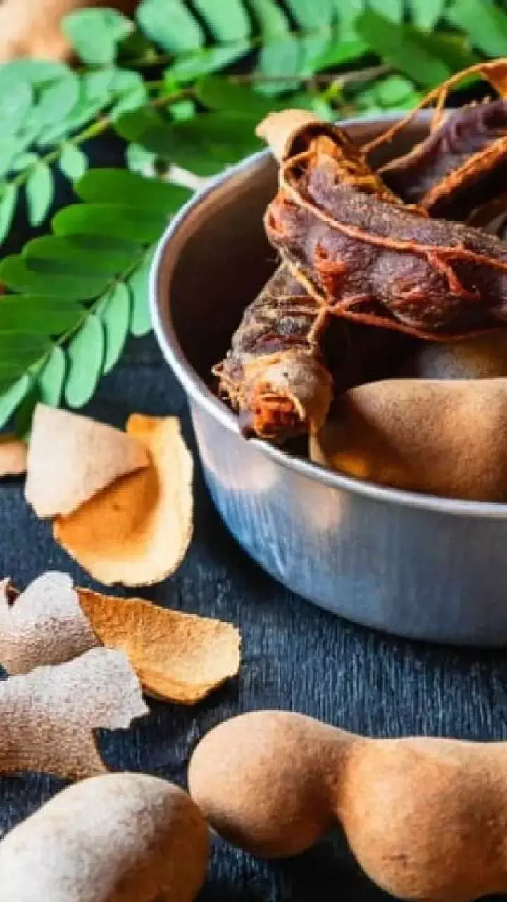 Imli Se Skin Care: चेहरे में चमक लाएगी, नहीं जानते होंगे ये चमत्कारी तरीके, जानिए कैसें करें त्वचा की देखभाल में इमली इस्तेमाल