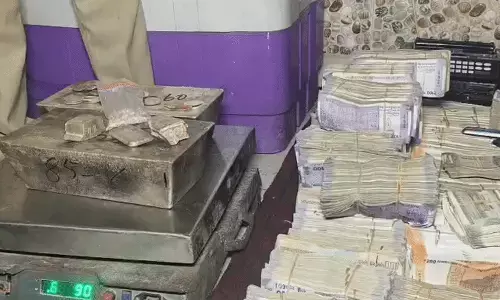 Kanpur raid : फिर मिला कुबेर का खजाना ! यूपी में हवाला और अवैध मुद्रा लेन-देन से जुड़े बड़े रैकेट का पर्दाफाश, 2 करोड़ रुपये नकद और 61 किलो चांदी बरामद