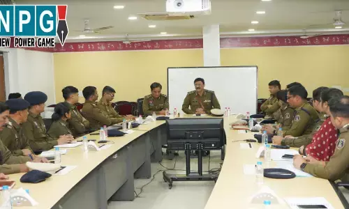 Raipur Police Commissioner: चार्ज संभालते ही एक्शन में पुलिस कमिश्नर, देर रात अधिकारियों की बुलाई बैठक, बोले- चाकूबाजी, नशे पर हो कार्रवाई, चालान के नाम पर न करें परेशान...