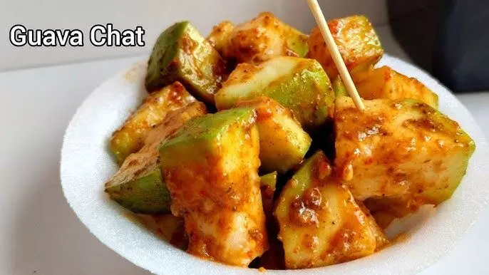 Guava Chaat Recipe : स्वाद भी फिटनेस भी, जानिए अमरूद चाट बनाने का आसान तरीका Guava Chaat Recipe : स्वाद भी फिटनेस भी, जानिए अमरूद चाट बनाने का आसान तरीका