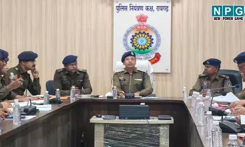 Raigarh News: गुंडागर्दी बर्दाश्त नहीं, आदतन बदमाशों को गुंडा सूची में लाने के निर्देश, एसएसपी शशि मोहन ने ली अपराध की समीक्षा बैठक, बोले...