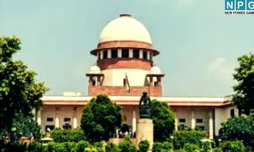 Supreme Court News : सुप्रीम कोर्ट का बड़ा फैसला : स्कूलों में लड़कियों को मिलेगा मुफ्त सैनिटरी पैड, कोर्ट ने कहा- यह जीने के अधिकार का हिस्सा