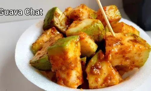 Guava Chaat Recipe : शाम की हलकी भूख के लिए बेस्ट ऑप्शन Guava Chaat, तेजी से घटेगा वजन और हो जायेंगे फिट
