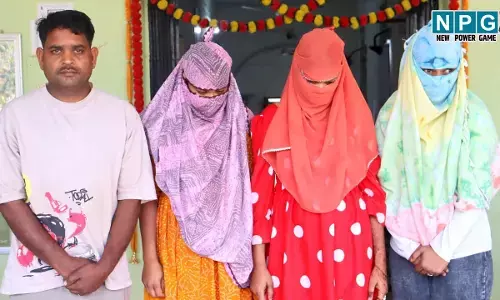 Kabirdham News: CG में देहव्यापार का खुलासा, दलाल सहित तीन लड़कियां पकड़ाई, गस्त के दौरान एक मकान में पहुंची थी पुलिस, अंदर का नाजारा देख रह गई हैरान