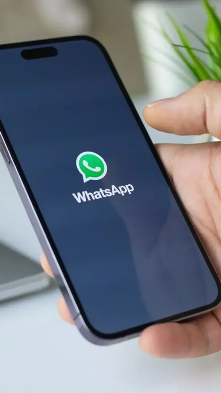 Whatsapp Tips And Tricks: व्हाट्सएप अकाउंट को हैक होने से बचाने के लिए क्या करें?