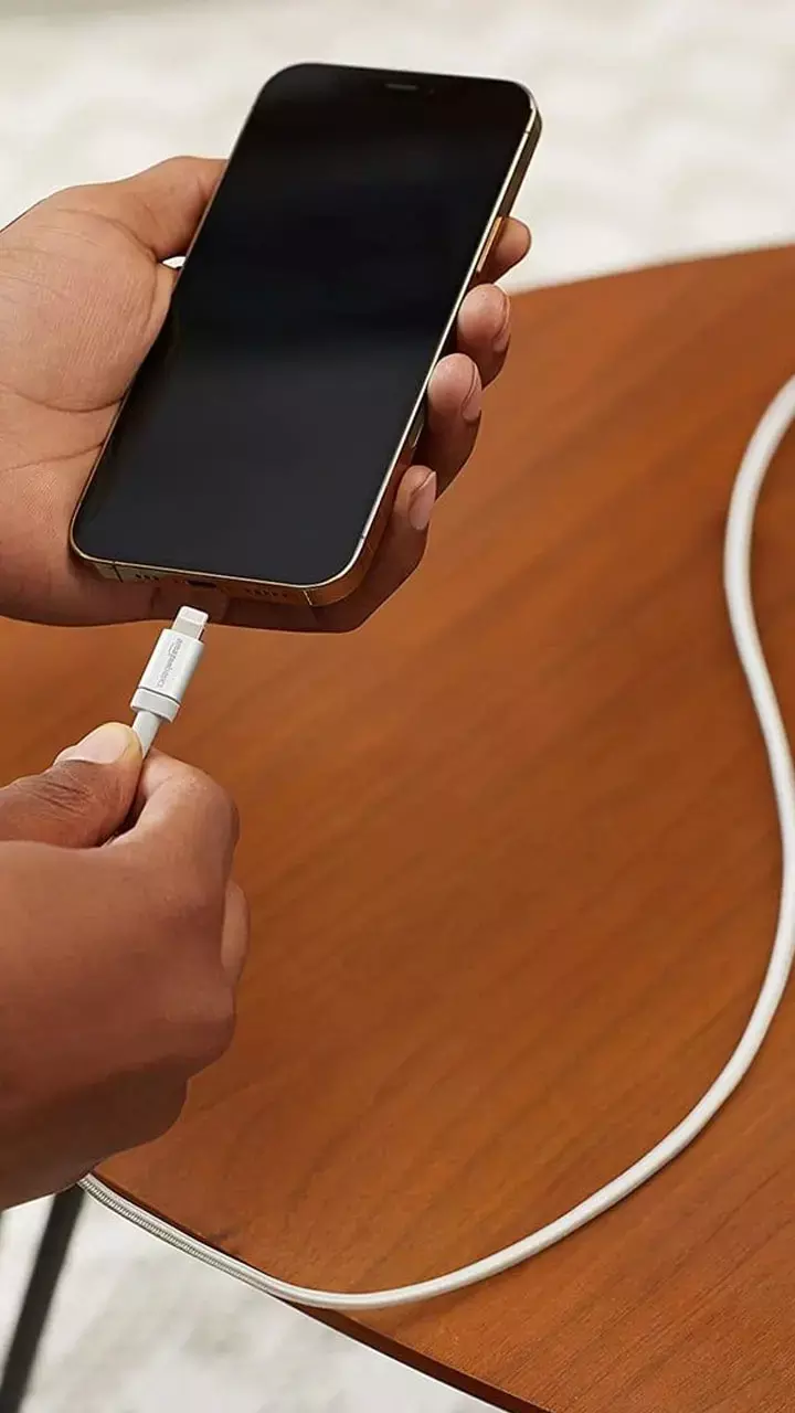 Mobile Slow Charging Problem Solution: मोबाईल स्लो चार्ज हो रहा है तो अपनाएं ये टिप्स