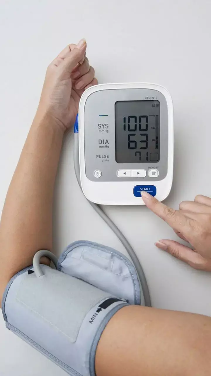 Umra Ke Hisab Se Blood Pressure: उम्र के हिसाब से बीपी कितना होना चाहिए?