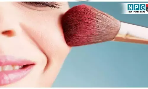 Makeup Tips for 40+ women: उम्र ज्यादा है तो घर पर इन सिंपल स्टेप्स से करें मेकअप कि लगें एलिगेंट और सोबर, फिर कदम उठेंगे काॅन्फिडेंस के साथ