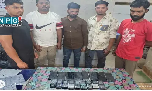 Durg News: भारत-पाक मैच में चल रहा था ऑनलाइन सट्टा, पुलिस ने घेराबंदी कर 5 आरोपियों को पकड़ा...17 मोबाइल, लैपटाॅप जब्त...