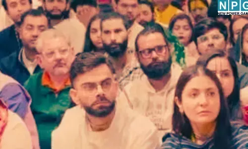 Virat Kohli Anushka Sharma : वीआईपी प्रोटोकॉल छोड़ आम भक्तों के बीच ज़मीन पर बैठे विराट-अनुष्का, संत प्रेमानंद का सुना सत्संग