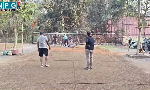 Raipur News: कारोबारी को बैडमिंटन खेलते-खेलते आया अटैक, शाॅट लगाने के बाद जमीन पर गिरे, फिर हो गई मौत