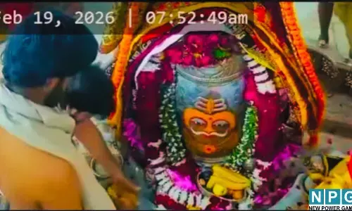 Mahakal Bhasm Aarti Live Today : आज मनमोहक रूप में सजे बाबा महाकाल, भस्म आरती में उमड़ा जनसैलाब, घर बैठे करें दर्शन