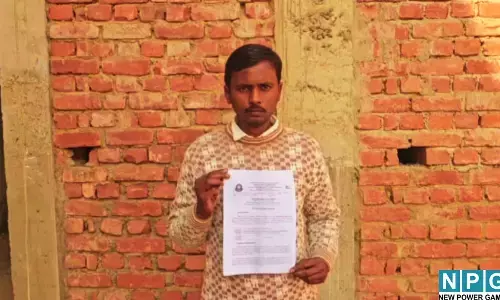 6 हजार की नौकरी करने वाले को मिला 2 करोड़ का नोटिस... प्राइवेट टीचर  बोला- मैं गरीब आदमी, मुझे फंसाया जा रहा