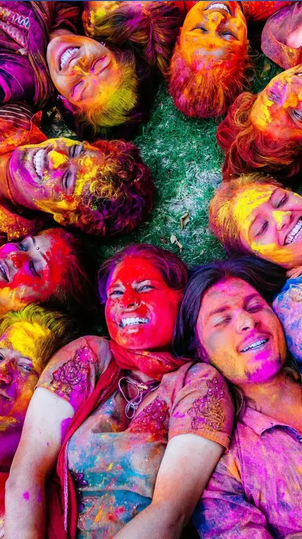 हटा लें Holi से पहले घर में रखी ये चीजें? जानिए Vastu Shastra के अनुसार...