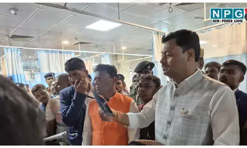 Bihar News: दरभंगा घटना पर मंत्री लखेंद्र कुमार रौशन का संज्ञान, पीड़ित परिवारों से मुलाकात कर हर संभव सहायता का आश्वासन