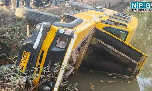 Balod School Van Accident: CG में बच्चों से भरा स्कूल वैन पुल से गिरा, 1 छात्रा की मौत, 1 दर्जन घायल...मचा हड़कंप