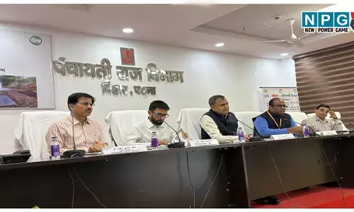Bihar News: राज्य की ग्राम पंचायतों में 9,66,051 सोलर स्ट्रीट लाइट्स अधिष्ठापित, पंचायती राज विभाग सचिव ने दिए ये निर्देश..