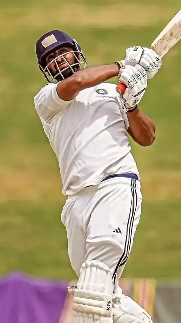 कौन है आकिब नबी डार? जिसने रणजी ट्रॉफी में 60 विकेट लेकर मचाया तहलका