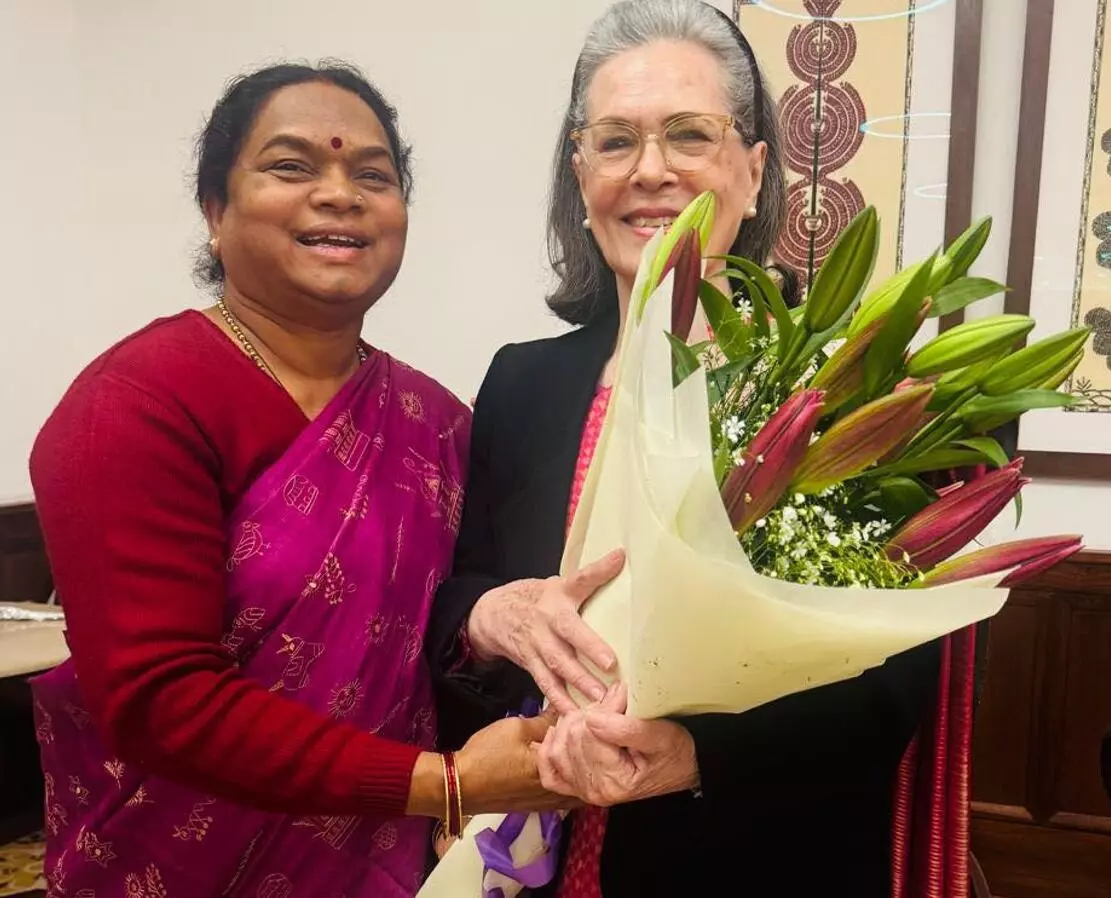 CG Rajyasabha Election: कांग्रेस से राज्य सभा के लिए फूलोदेवी नेताम प्रत्याशी, सोनिया-राहुल की पसंद CG Rajyasabha Election: कांग्रेस से राज्य सभा के लिए फूलोदेवी नेताम प्रत्याशी, सोनिया-राहुल की पसंद