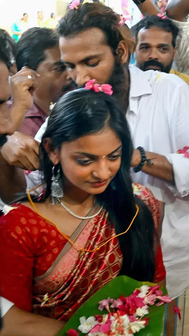 मुस्लिम ब्वॉयफ्रेंड से Mahakumbh की Monalisa ने रचाई शादी, देखिए फोटो-वीडियो