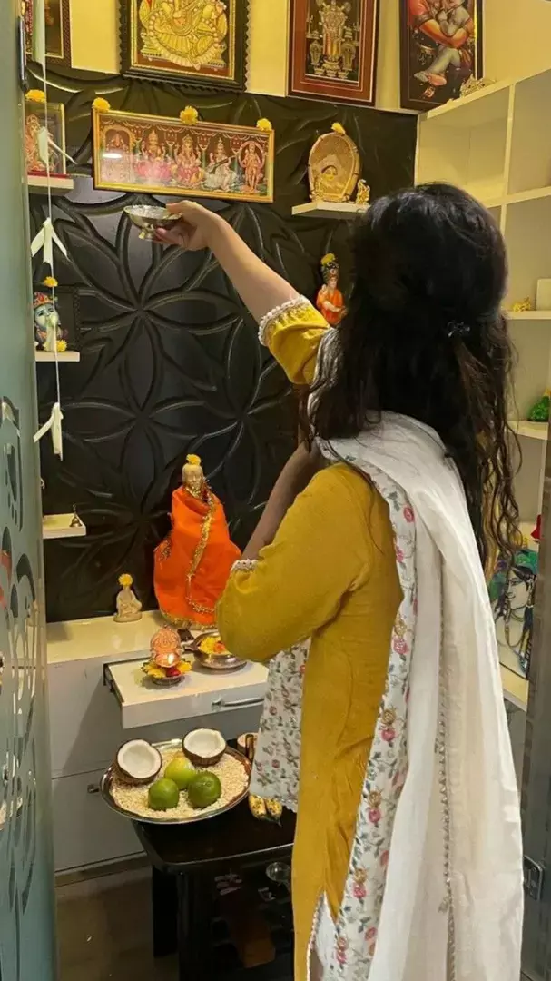 घर के मंदिर से जुड़ी ये 3 गलतियां न करें, वरना जीवन से हाथ धो बैठेंगे