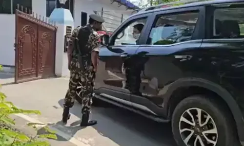 बिहार में कांग्रेस के साथ हो गया खेला! सीएम नीतीश के करीबी अशोक चौधरी से मिले राहुल गांधी के बागी विधायक सुरेंद्र कुशवाहा