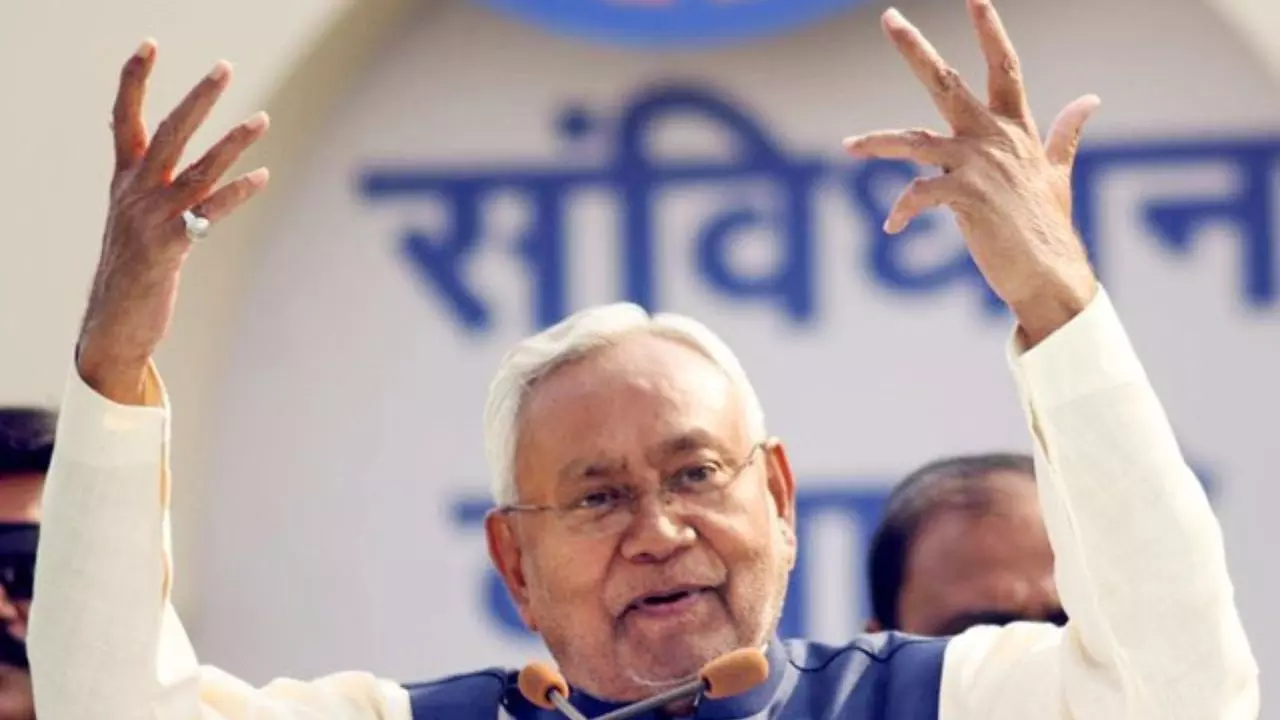 नीतीश कुमार ने एमएलसी पद से दिया इस्तीफा, मंत्री अशोक चौधरी रो पड़े, नितिन नवीन ने भी किया रिजाइन नीतीश कुमार ने एमएलसी पद से दिया इस्तीफा, मंत्री अशोक चौधरी रो पड़े, नितिन नवीन ने भी किया रिजाइन