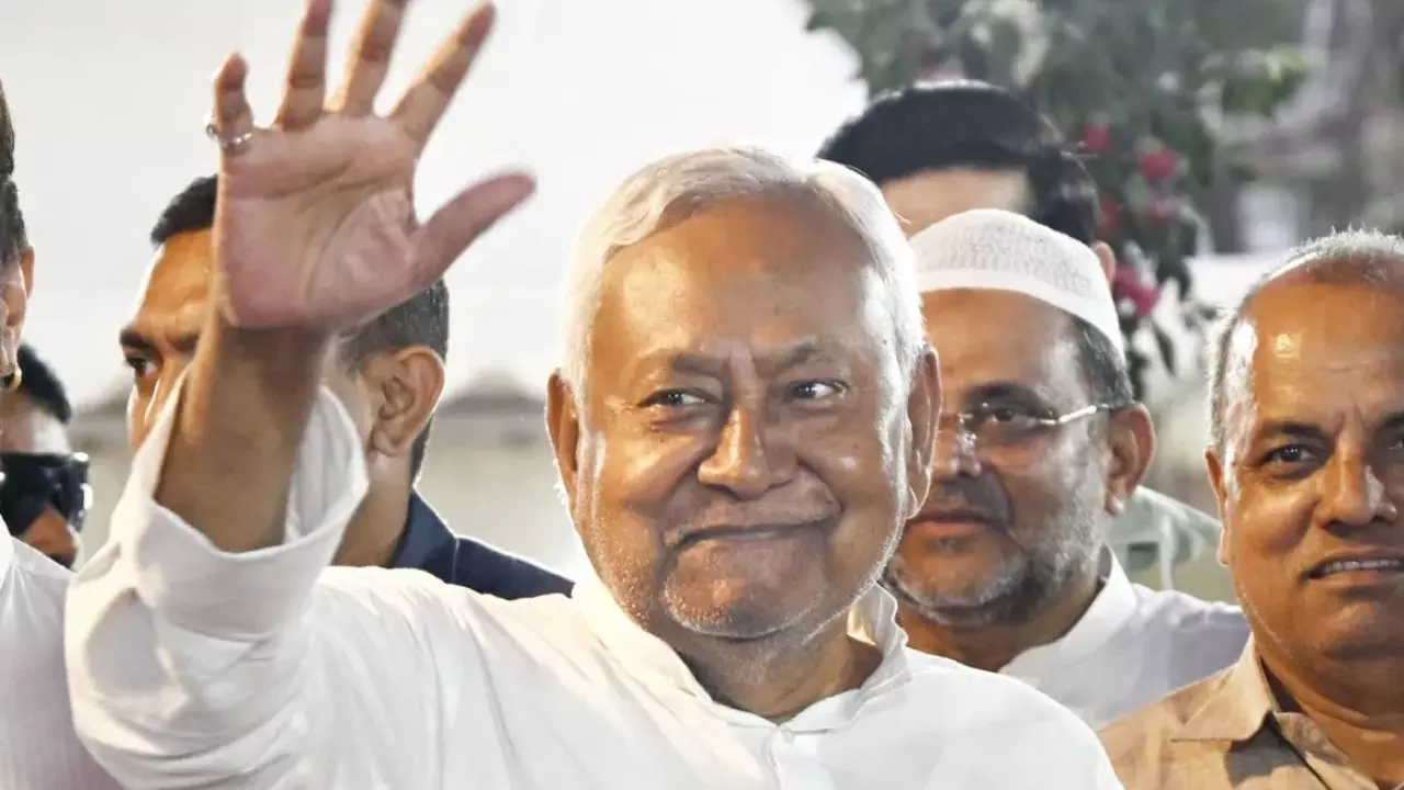 चाचा जी किए गए बिहार से तड़ीपार..नीतीश कुमार के इस्तीफे पर विपक्ष के किस नेता ने क्या कहा? चाचा जी किए गए बिहार से तड़ीपार..नीतीश कुमार के इस्तीफे पर विपक्ष के किस नेता ने क्या कहा?