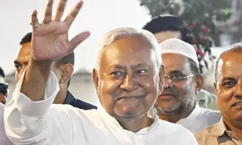 चाचा जी किए गए बिहार से तड़ीपार..नीतीश कुमार के इस्तीफे पर विपक्ष के किस नेता ने क्या कहा?