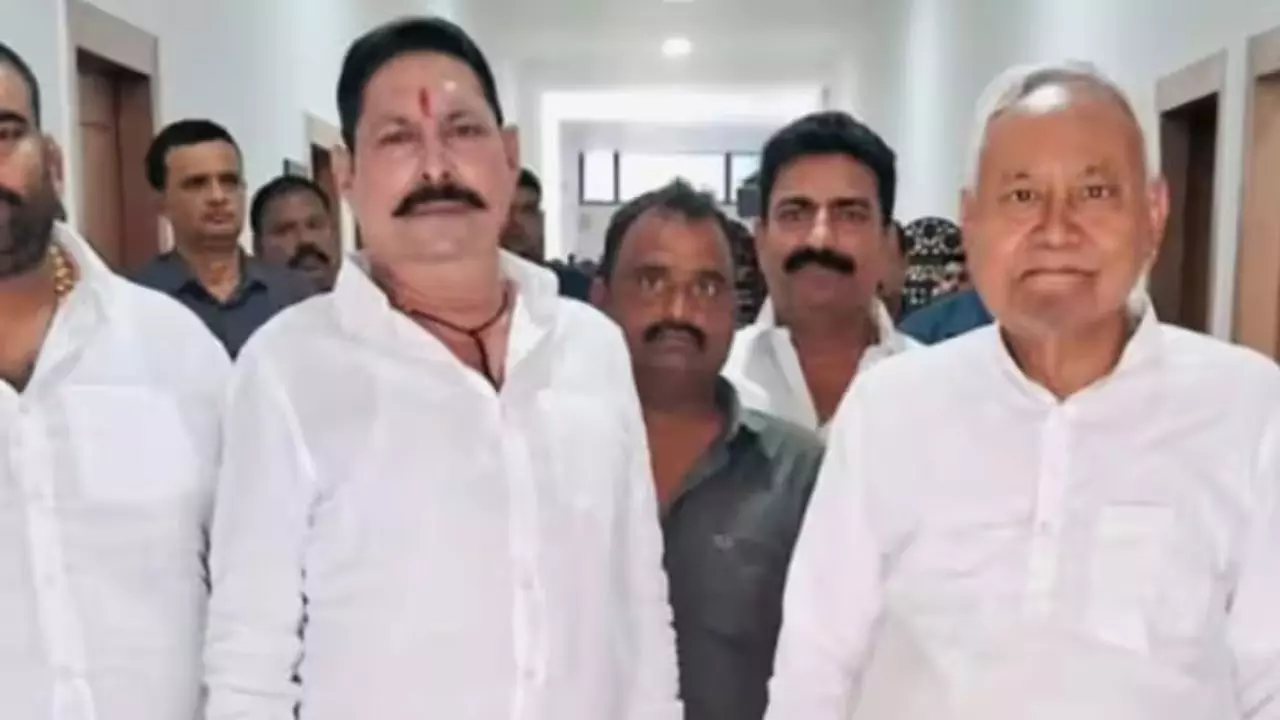 अनंत सिंह को मिल गई बड़ी जिम्मेदारी, नीतीश सरकार ने खुश होकर दिया तोहफा! बिहार विधानसभा की 19 समितियों का हुआ गठन अनंत सिंह को मिल गई बड़ी जिम्मेदारी, नीतीश सरकार ने खुश होकर दिया तोहफा! बिहार विधानसभा की 19 समितियों का हुआ गठन