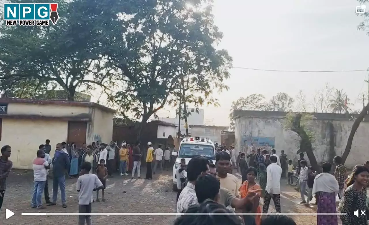 Raipur News: रायपुर में स्कूल के पास महिला की हत्या, सिर पर बेरहमी से हमला, मौके पर फाॅरेंसिक और पुलिस की टीम... Raipur News: रायपुर में स्कूल के पास महिला की हत्या, सिर पर बेरहमी से हमला, मौके पर फाॅरेंसिक और पुलिस की टीम...