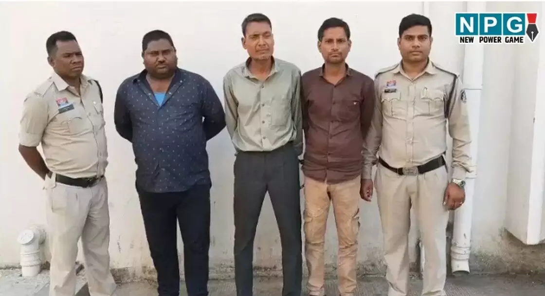 चोर और चोरी का सामान खरीदने वाले तीन चढ़े पुलिस के... ... CG Top News Today: छत्तीसगढ़ की हर बड़ी खबर एक क्लिक में, एक ही जगह पढ़ें राज्यभर की टॉप अपडेट
