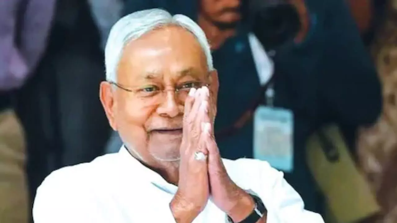 सरकार का खजाना खाली... बिहार में 10 लाख कर्मचारियों का वेतन अटका, विपक्ष ने कह दी बड़ी बात सरकार का खजाना खाली... बिहार में 10 लाख कर्मचारियों का वेतन अटका, विपक्ष ने कह दी बड़ी बात