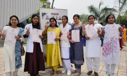 नीतीश कुमार ने 4954 एएनएम को सौंपा नियुक्ति पत्र, पिछली बार मुस्लिम महिला डॉक्टर का हटा दिया था हिजाब, मचा था बड़ा बवाल