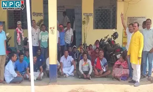 Raipur News: सफाई कर्मचारी से कांस्टेबल ने की मारपीट, पीड़ित का आरोप- पूछताछ के नाम पर थाने लाया और तोड़ा हाथ, निलंबित करने की मांग