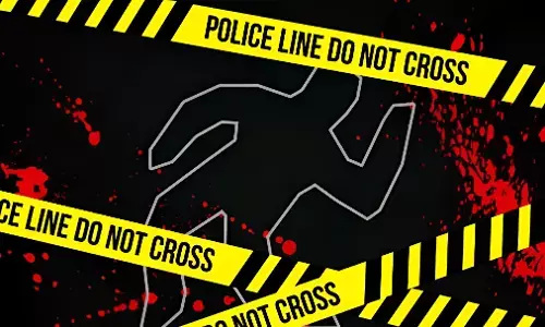 MP Crime News: मोबाइल का पासवर्ड नहीं बताने पर पति ने कर दिया पत्नी का मर्डर, बेटी के सामने चाकू से गोदा, पुलिस कर रही आरोपी की तलाश!