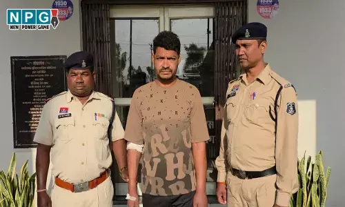 Durg Crime: पांच साल की बच्ची से दुष्कर्म के बाद बोरे में भरकर फेंका, आरोपी गिरफ्तार, निकाला गया जुलूस... Durg Crime: पांच साल की बच्ची से दुष्कर्म के बाद बोरे में भरकर फेंका, आरोपी गिरफ्तार, निकाला गया जुलूस...