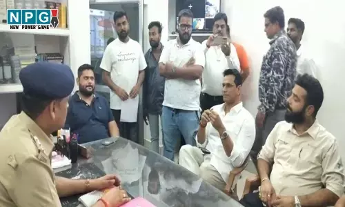 Durg News: सेक्स वीडियो वायरल मामले में विधायक देवेंद्र यादव पहुंचे थाने, दिया सैंपल, बोले-ढाई साल में नहीं कर पाई पुलिस जांच... Durg News: सेक्स वीडियो वायरल मामले में विधायक देवेंद्र यादव पहुंचे थाने, दिया सैंपल, बोले-ढाई साल में नहीं कर पाई पुलिस जांच...