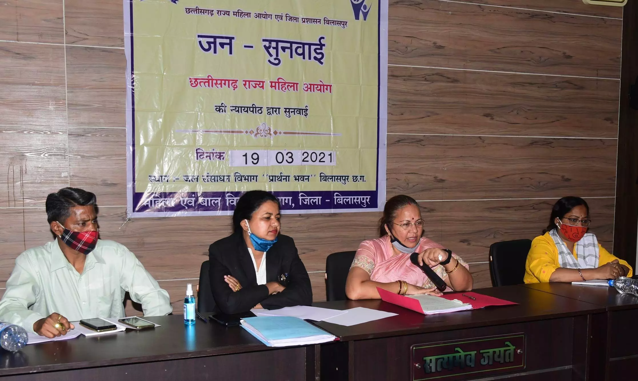 शादीशुदा कांस्टेबल का था अफेयर…बीबी की शिकायत पर आयोग ने बर्खास्त करने की भेजी अनुशंसा…..महिला बाल विकास विभाग की पर्यवेक्षक पर कार्रवाई के लिए लिखा पत्र शादीशुदा कांस्टेबल का था अफेयर…बीबी की शिकायत पर आयोग ने बर्खास्त करने की भेजी अनुशंसा…..महिला बाल विकास विभाग की पर्यवेक्षक पर कार्रवाई के लिए लिखा पत्र