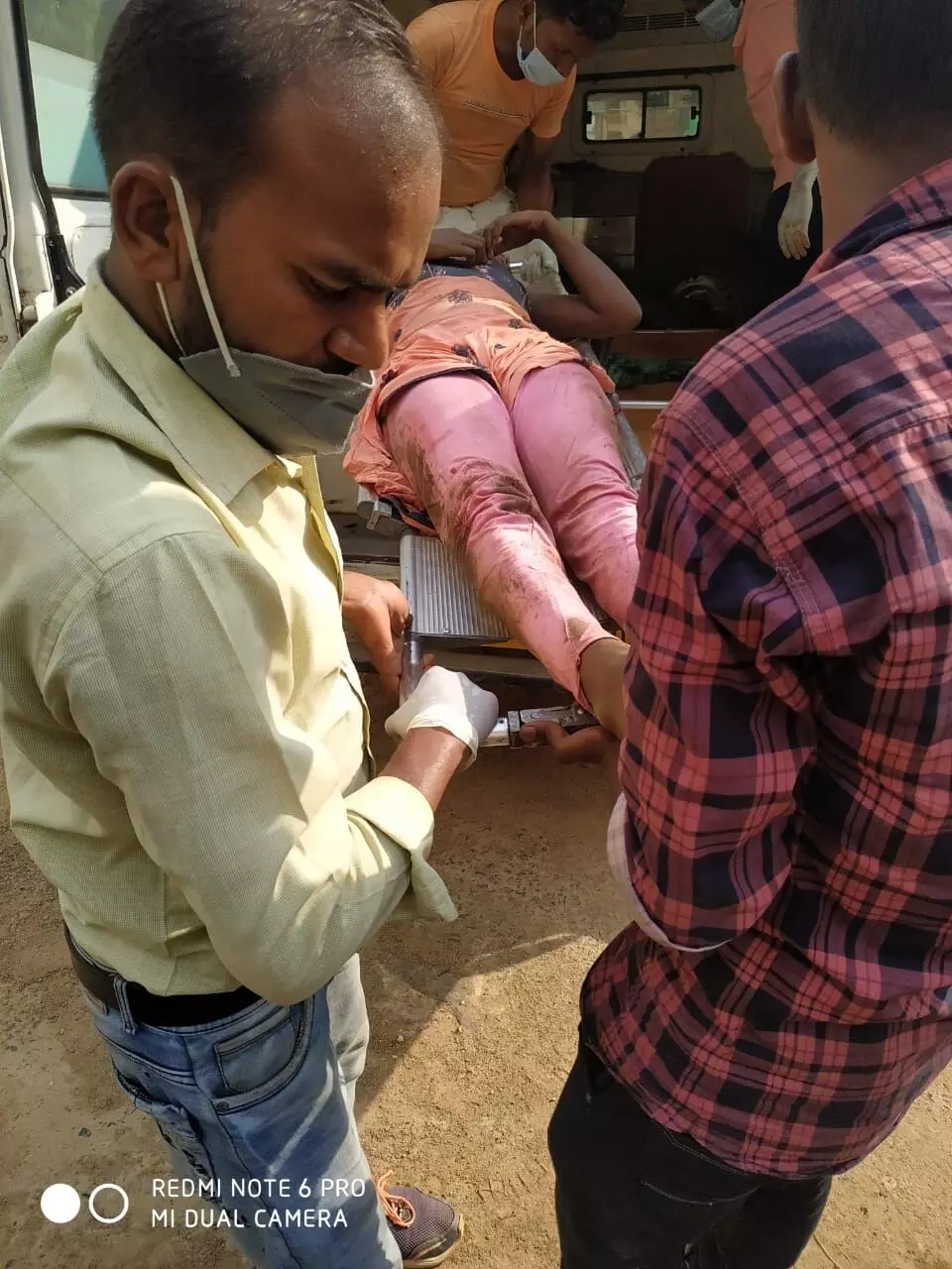 CG में दर्दनाक सड़क हादसे में 6 की मौत, बारात से लौट रही पिकअप को ट्रक ने मारी जोरदार टक्कर…छह की मौत, 20 से ज्यादा बाराती घायल CG में दर्दनाक सड़क हादसे में 6 की मौत, बारात से लौट रही पिकअप को ट्रक ने मारी जोरदार टक्कर…छह की मौत, 20 से ज्यादा बाराती घायल