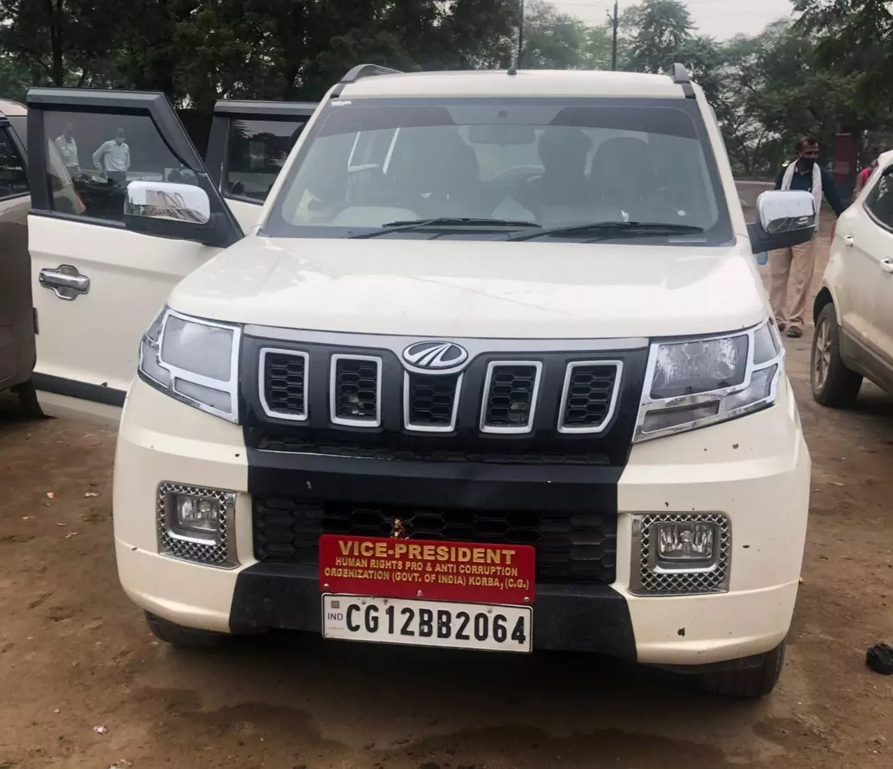 हाईकोर्ट में नौकरी के नाम धोखाधड़ी…ह्यूमन राइट और एन्टी करप्शन का अफसर बता साढ़े 5 लाख रुपये वसूल लिया, पुलिस के हत्थे चढ़े हाईकोर्ट में नौकरी के नाम धोखाधड़ी…ह्यूमन राइट और एन्टी करप्शन का अफसर बता साढ़े 5 लाख रुपये वसूल लिया, पुलिस के हत्थे चढ़े