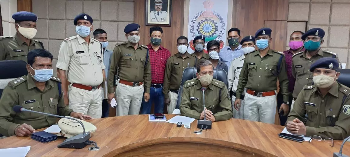 बच्चे के साथ मजदूर कर रहा था अप्राकृतिक सेक्स, मना करने पर गला दबाकर कर दी हत्या… बच्चे के साथ मजदूर कर रहा था अप्राकृतिक सेक्स, मना करने पर गला दबाकर कर दी हत्या…