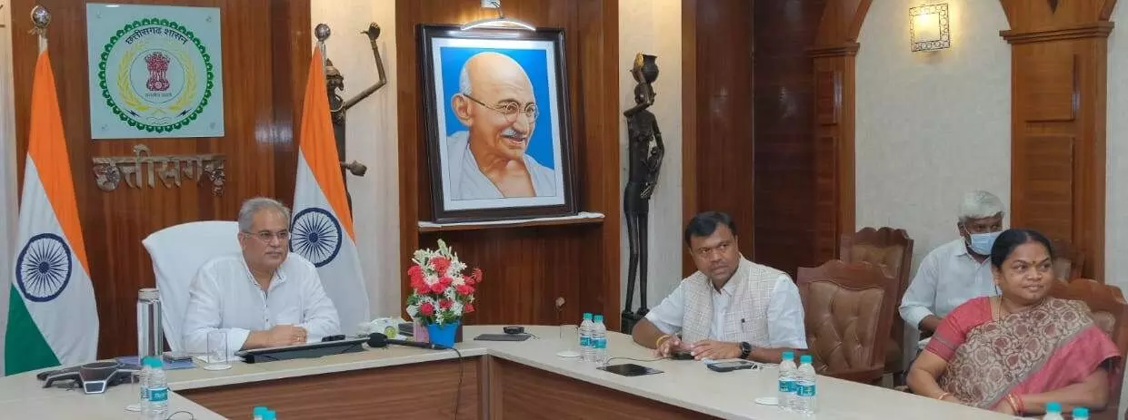 मुख्यमंत्री वीडियो कॉन्फ्रेंसिंग से जिला सहकारी केंद्रीय बैंक के अध्यक्ष के पदभार ग्रहण में हुए शामिल… बोले- ग्रामीण अर्थव्यवस्था के स्वावलंबन के लिए सहकारिता आंदोलन को मजबूत बनाने की जरूरत… मुख्यमंत्री वीडियो कॉन्फ्रेंसिंग से जिला सहकारी केंद्रीय बैंक के अध्यक्ष के पदभार ग्रहण में हुए शामिल… बोले- ग्रामीण अर्थव्यवस्था के स्वावलंबन के लिए सहकारिता आंदोलन को मजबूत बनाने की जरूरत…