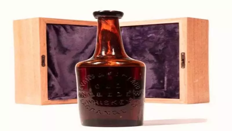 एक करोड़ रुपये की एक व्हिस्की: आखिर क्या है इस व्हिस्की के बोतल का राज?… बोली लगाने वाले ने क्यों दिए इतने रुपए, जानें
