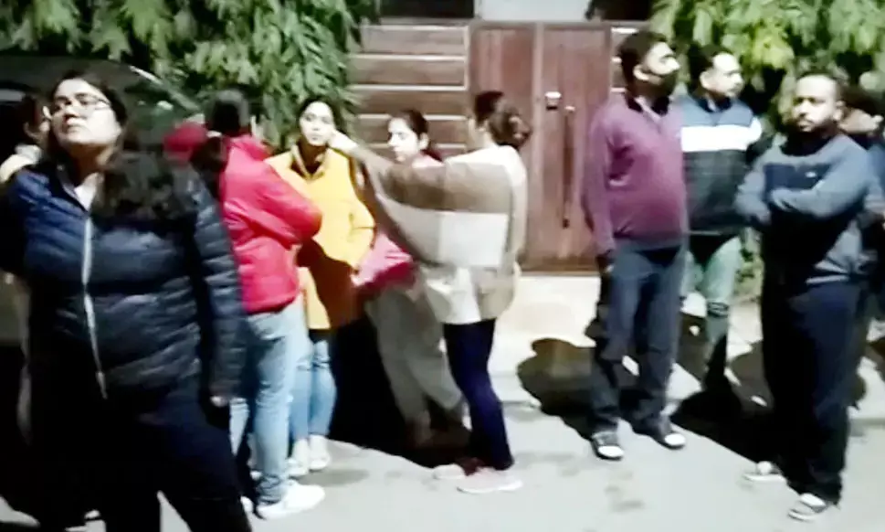 मरीज बनकर पहुंचे लूटरों ने महिला डाक्टर से लाखों लूटे…. दांत दर्द बहाना बनाकर पहुंचे थे चार लूटेरे…. पुलिस की टीम पहुंची मौके पर