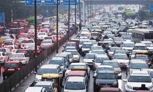 अब पुराने वाहनों पर अब लगेगा ग्रीन टैक्स, सड़क परिवहन व हाईवे मंत्रालय ने प्रस्ताव को दी मंजूरी